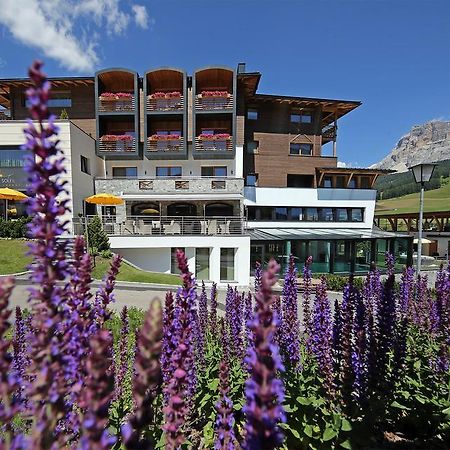 Hotel Ciasa Soleil La Villa  Exterior photo